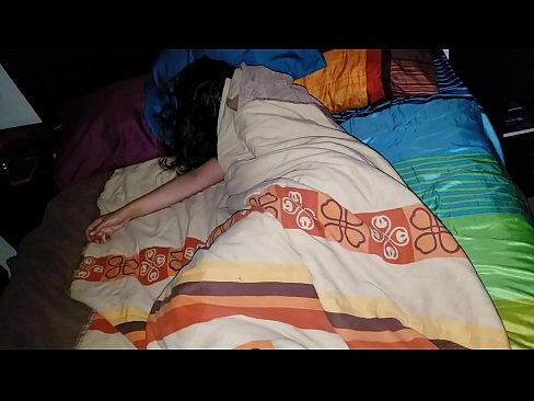 ❤️ ස්ටේප්සන් තම තරුණ සුළු මව නිදා සිටියදී ඇයට බැණ වදියි. ☑ Porno fb si.makesexnotwar.ru ❌️